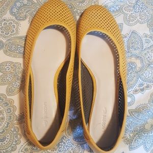 Lacroste Yellow Flats